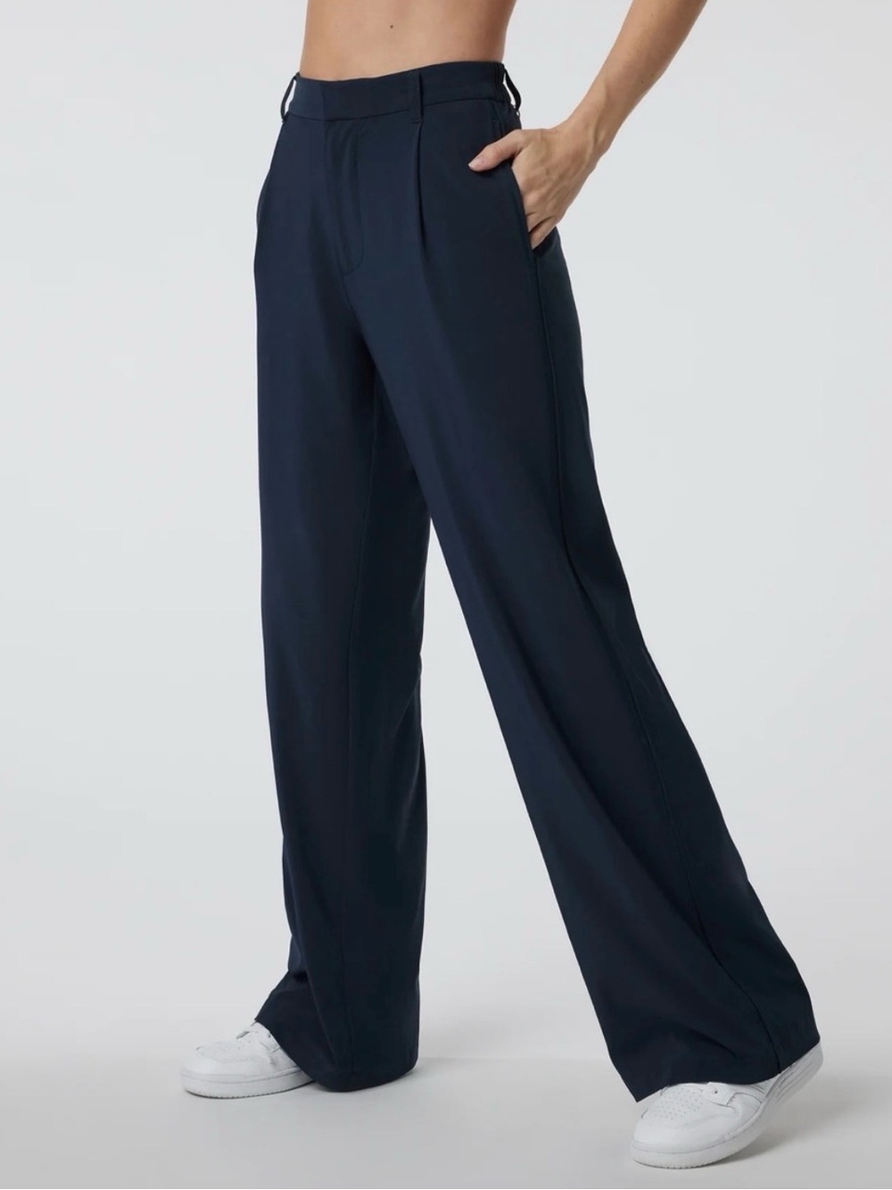 Vuori Villa Trouser in Navy Ink Size M